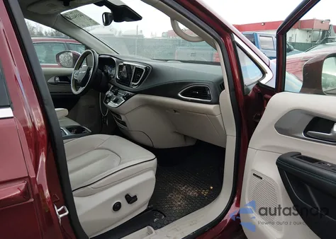 2018 Chrysler Pacifica Hybrid Limited z USA, uszkodzony, nr VIN 2C4RC1N73JR237647